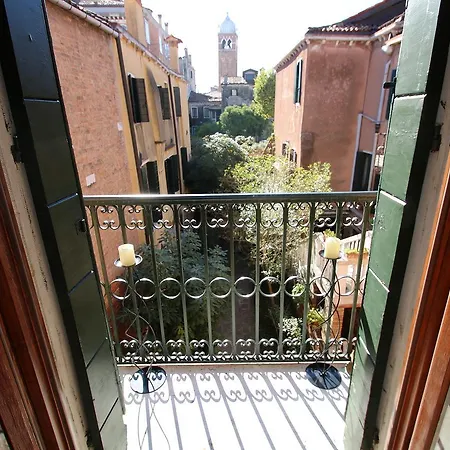 Sunny Ghetto Canalview Venice Exterior photo